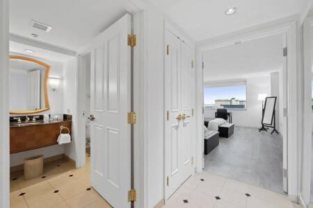 Apartment Huge 2br 3ba Ocean Front By Cozysuites *