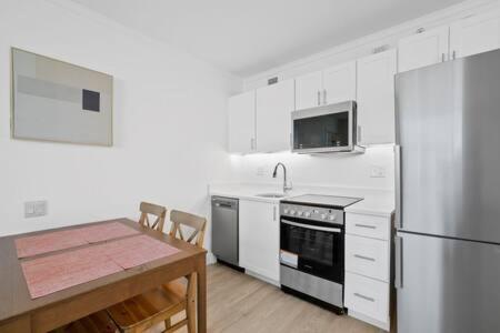 Huge 2br 3ba Ocean Front By Cozysuites Apartment *